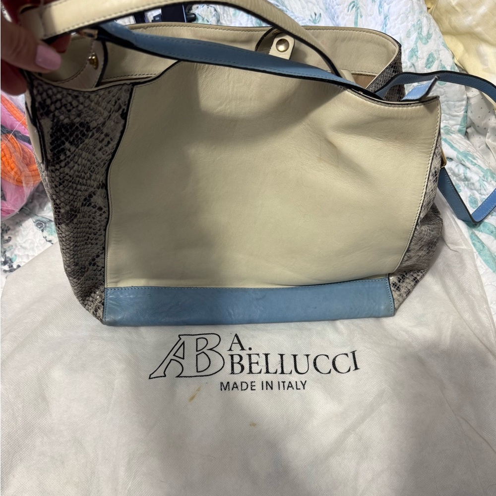 A Bellucci genuine leather bag